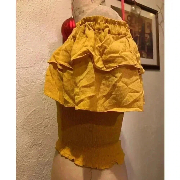 BB Dakota by Steve Madden Did I Flutter Off-the-Shoulder Top NWT Size XS - Picture 3 of 7